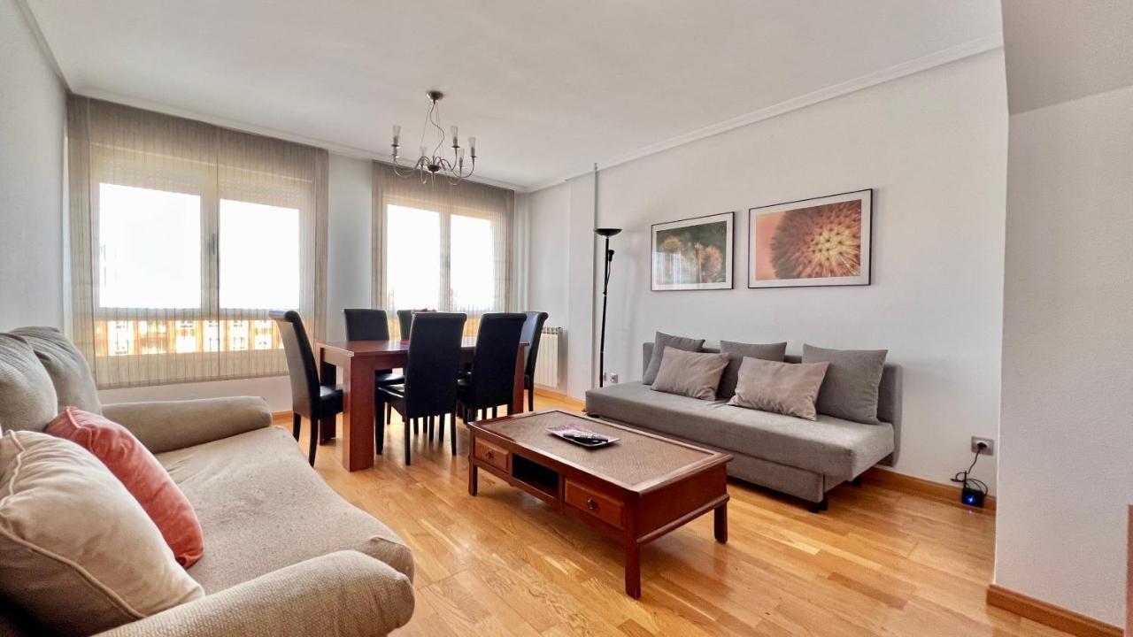 Housingleon - Conde Duplex Con Garaje Gratuito Apartment Exterior photo