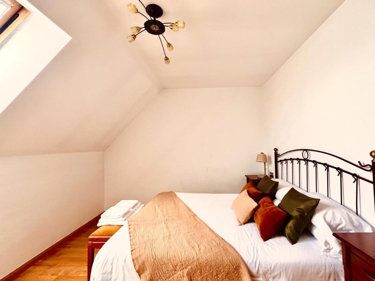 Housingleon - Conde Duplex Con Garaje Gratuito Apartment Exterior photo